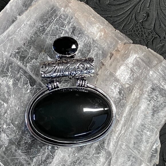 Witchy Black Obsidian Stone Jewelry Crystal Pendant - Picture 4 of 5